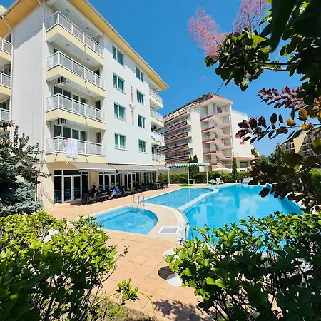 Apartman Sunny Hоuse 105 One Bedroom Napospart