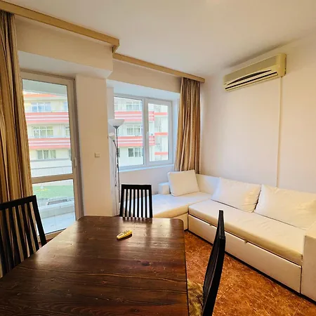 Sunny Hоuse 105 One Bedroom Apartman Napospart