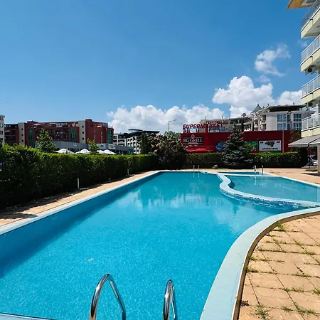 Apartman Sunny Hоuse 105 One Bedroom Napospart