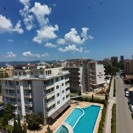 Apartman Sunny Hоuse 105 One Bedroom Napospart