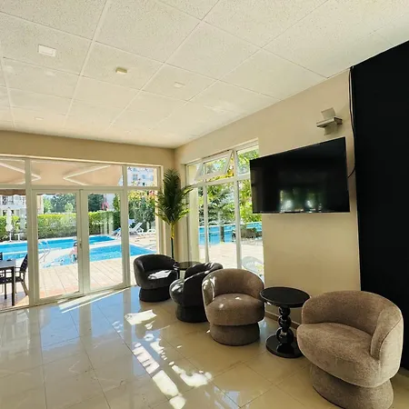 Sunny Hоuse 105 One Bedroom Apartman